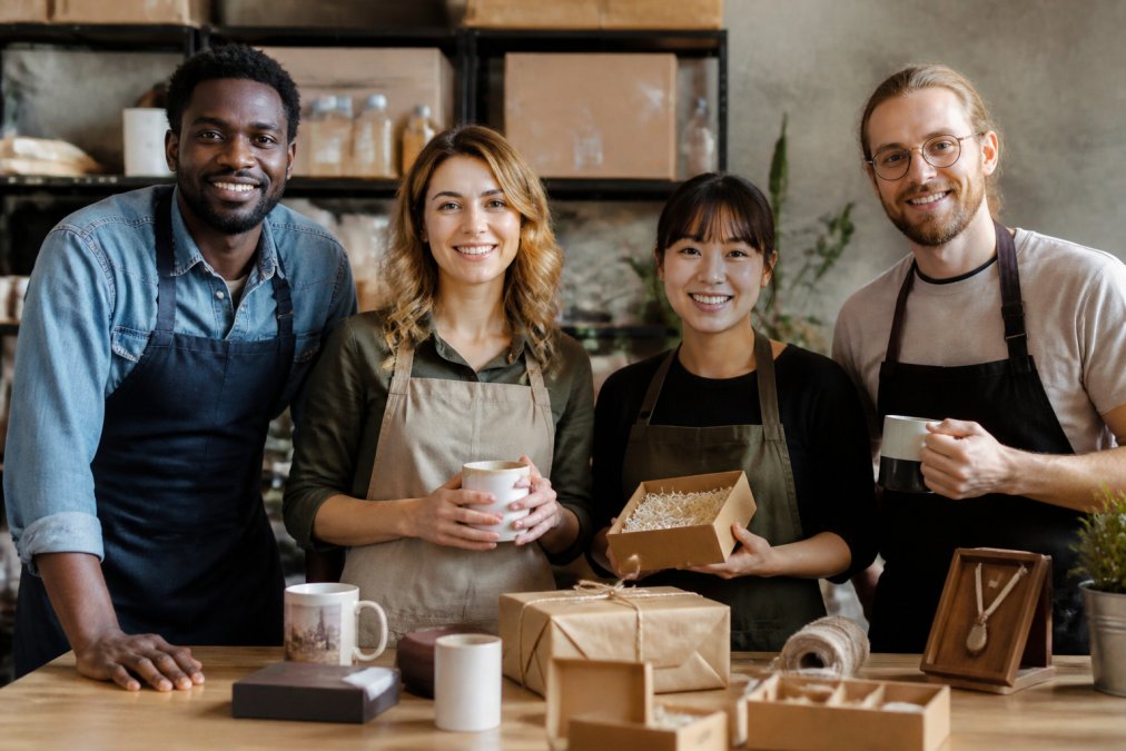Why Personalized Gifts Cost More: Pricing Factors